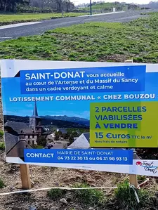 2 lots viabilisés à vendre à Saint Donat face au Sancy